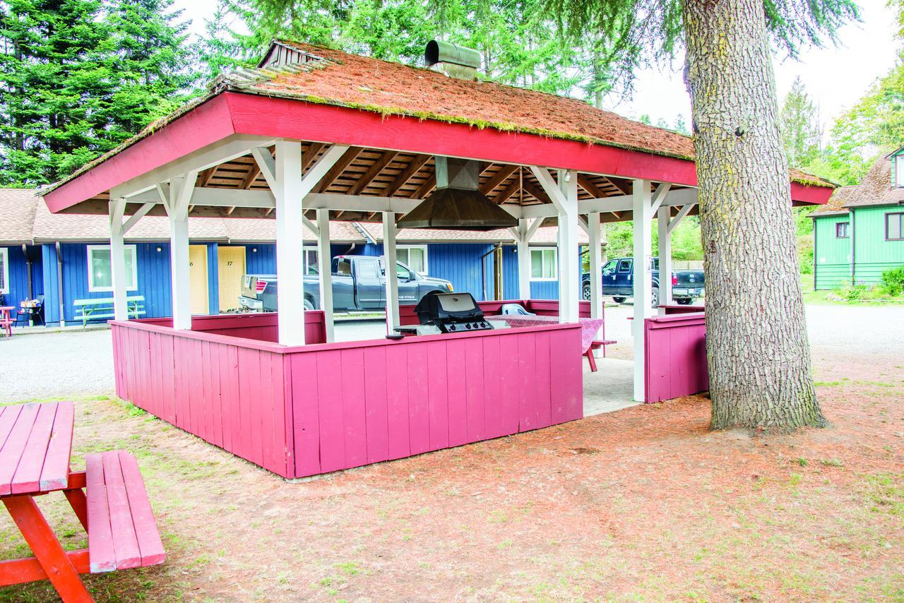 Two-Bedroom Cabin B Style,1758555954:JPEG